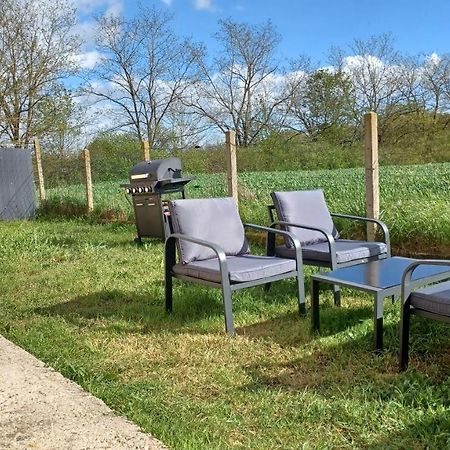 Belle Maison Climatisee Renovee Pac-Man Entre Collegues, Amis, Famille - Barbecue - Netflix - Prime - Baby Foot 50Cts Saint-Seurin-sur-l'Isle Екстериор снимка
