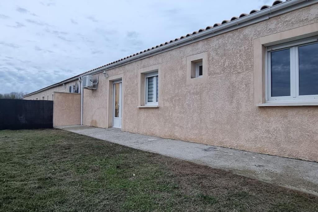 Belle Maison Climatisee Renovee Pac-Man Entre Collegues, Amis, Famille - Barbecue - Netflix - Prime - Baby Foot 50Cts Saint-Seurin-sur-l'Isle Екстериор снимка