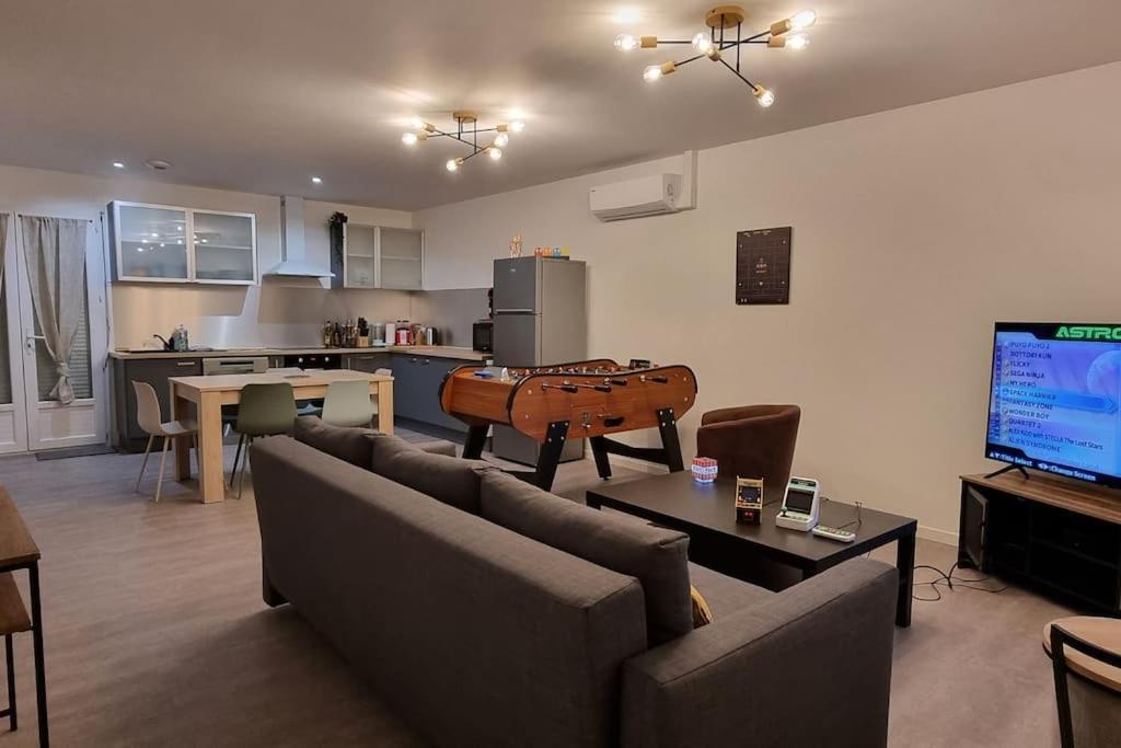 Belle Maison Climatisee Renovee Pac-Man Entre Collegues, Amis, Famille - Barbecue - Netflix - Prime - Baby Foot 50Cts Saint-Seurin-sur-l'Isle Екстериор снимка