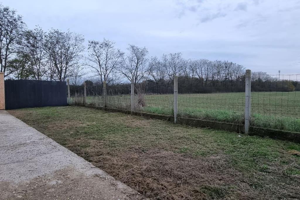 Belle Maison Climatisee Renovee Pac-Man Entre Collegues, Amis, Famille - Barbecue - Netflix - Prime - Baby Foot 50Cts Saint-Seurin-sur-l'Isle Екстериор снимка