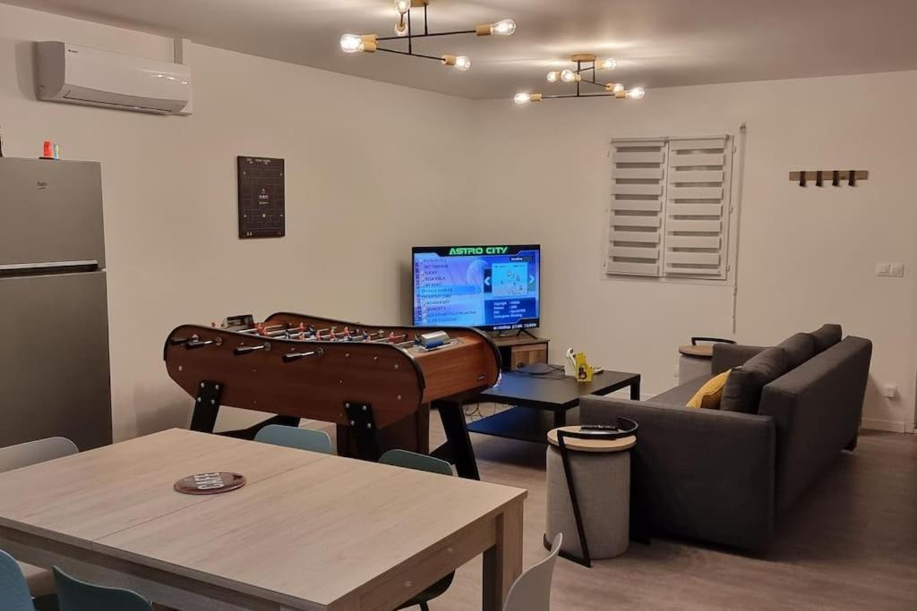 Belle Maison Climatisee Renovee Pac-Man Entre Collegues, Amis, Famille - Barbecue - Netflix - Prime - Baby Foot 50Cts Saint-Seurin-sur-l'Isle Екстериор снимка